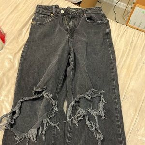 oversized mom jeans w rips